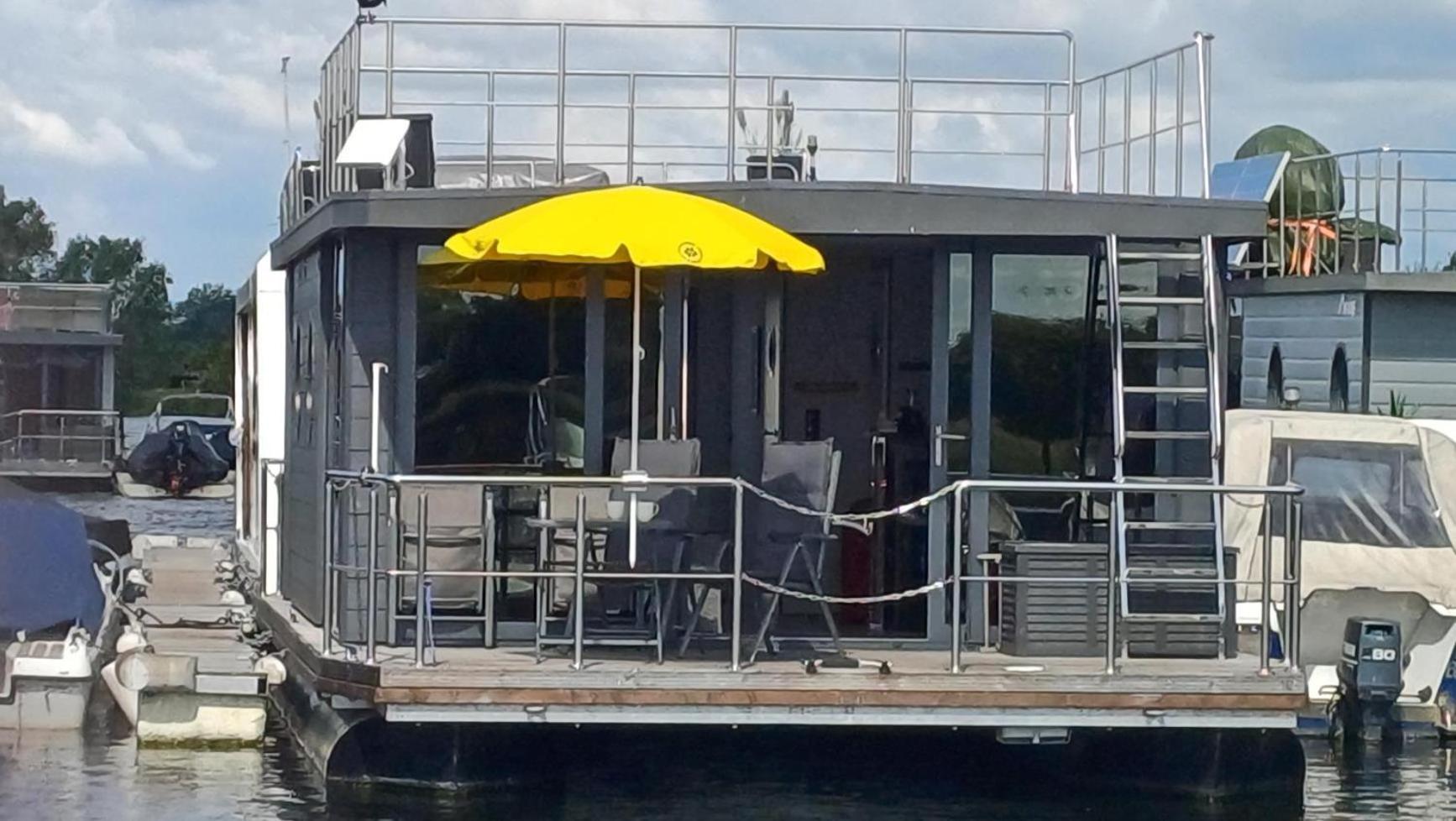 Botel Hausboot La Mare Sonja